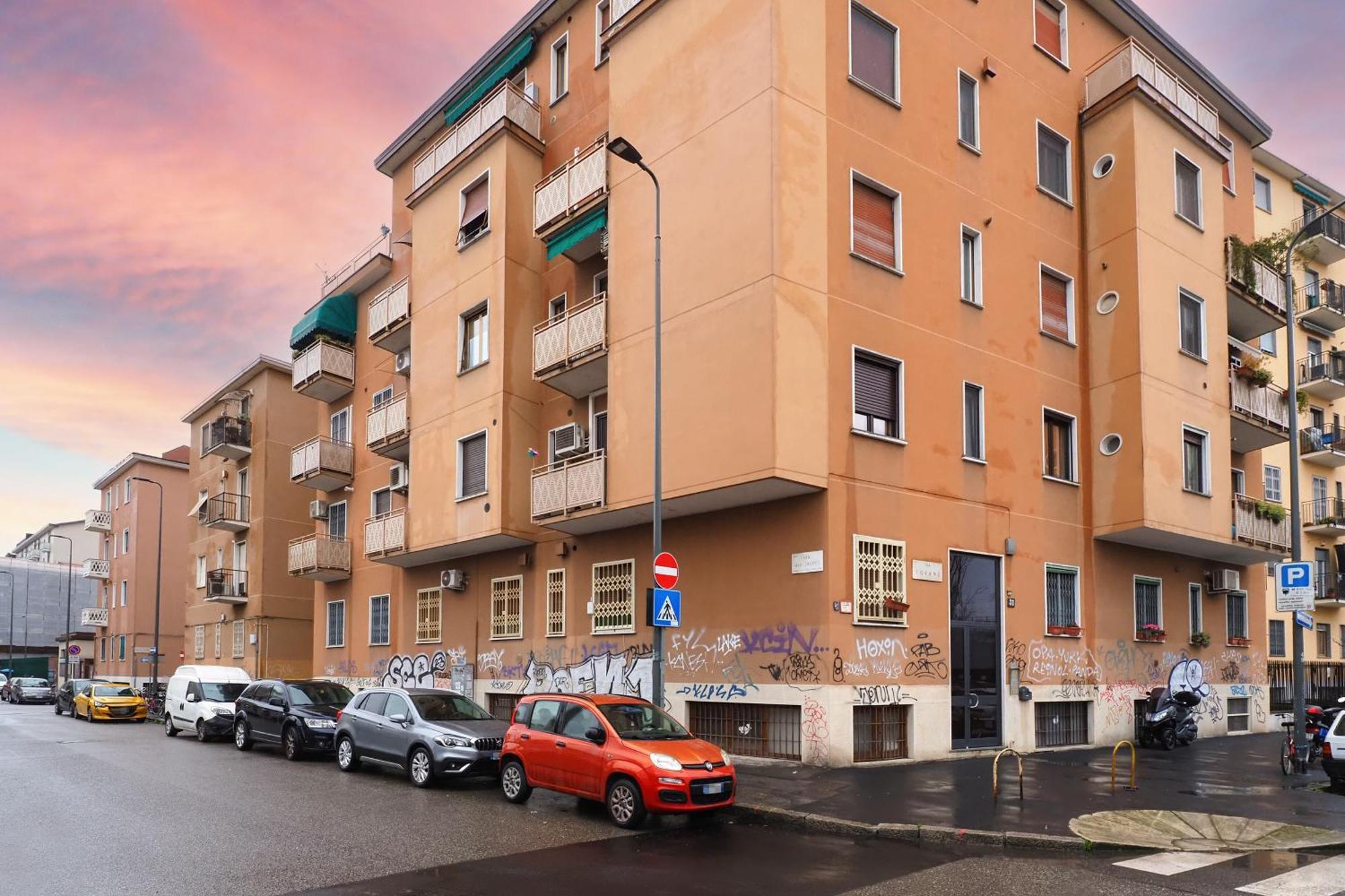 Primopiano - Tofane Apartment Milan Bagian luar foto